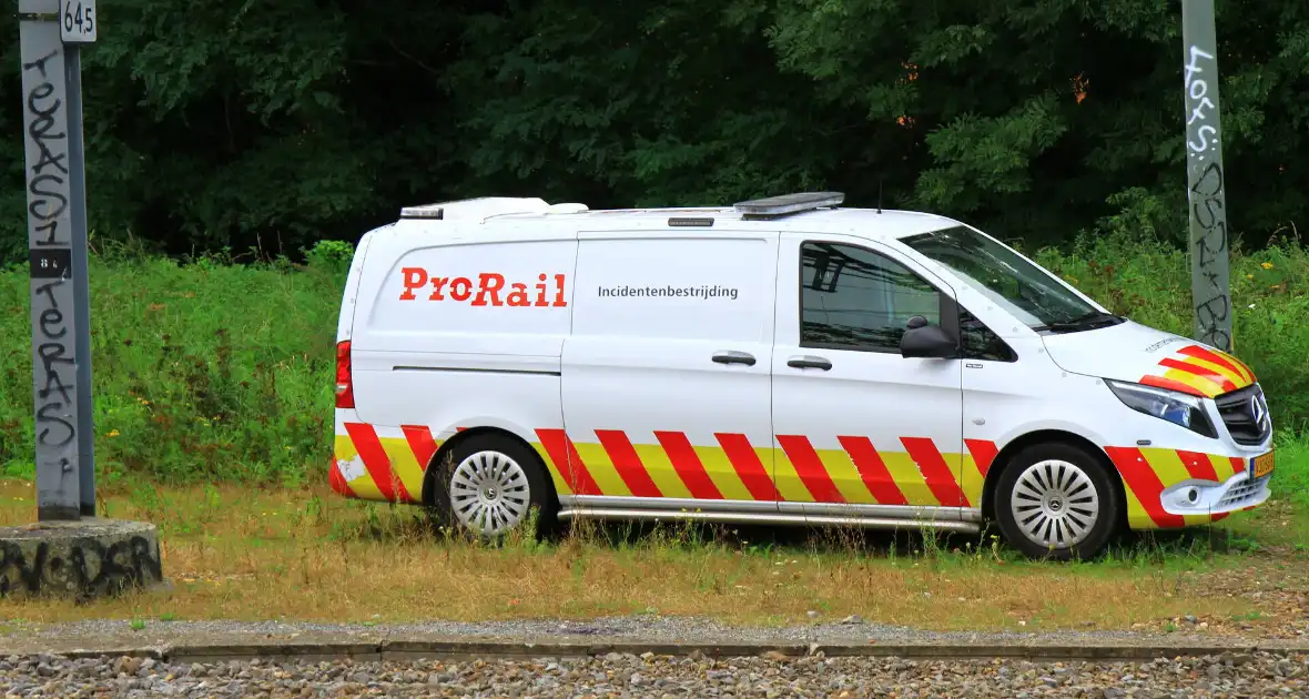 Passagiers opgesloten in defecte trein - Foto 3