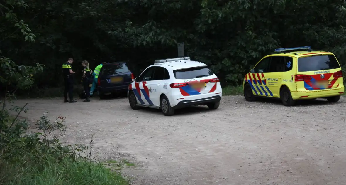 Bestuurder onder invloed botst op boomstronk - Foto 1