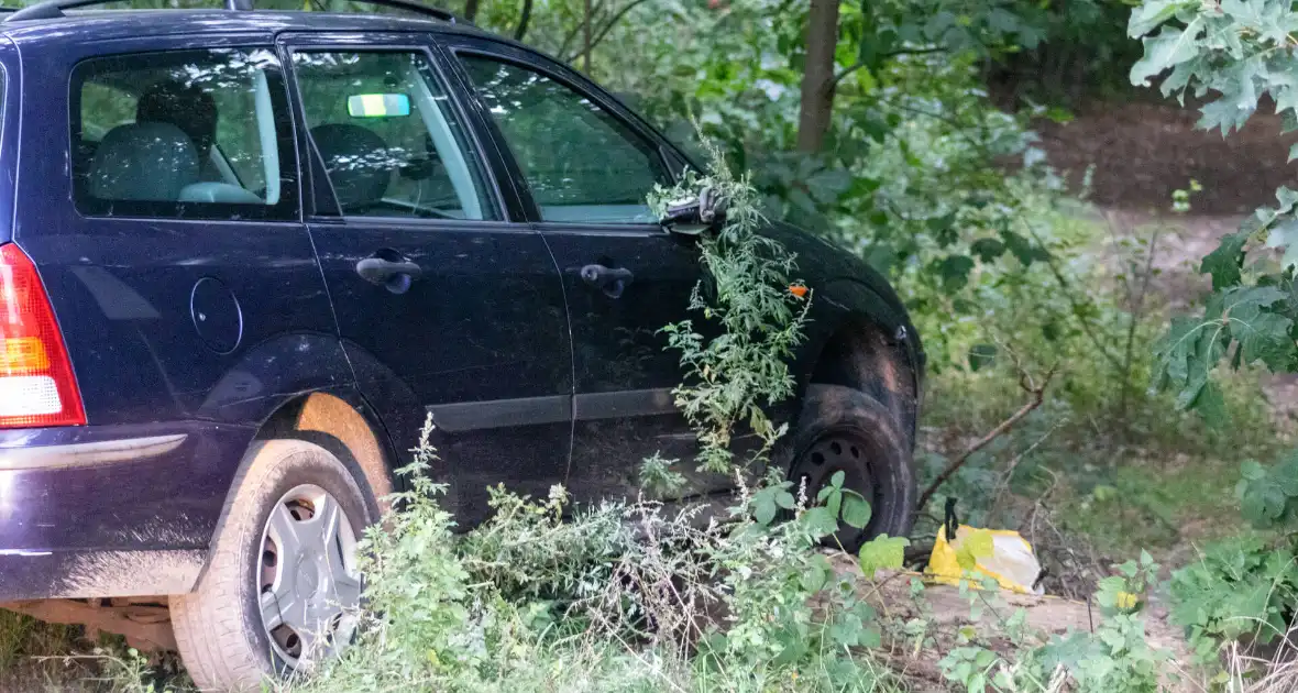 Bestuurder onder invloed botst op boomstronk - Foto 15