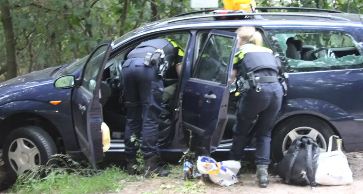 Bestuurder onder invloed botst op boomstronk - Foto 7
