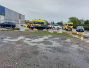Twee gewonden bij kop-staartbotsing