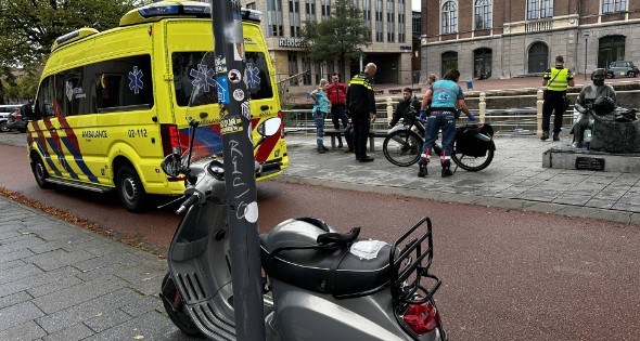 Scooterrijder en fiets in botsing - Afbeelding 1