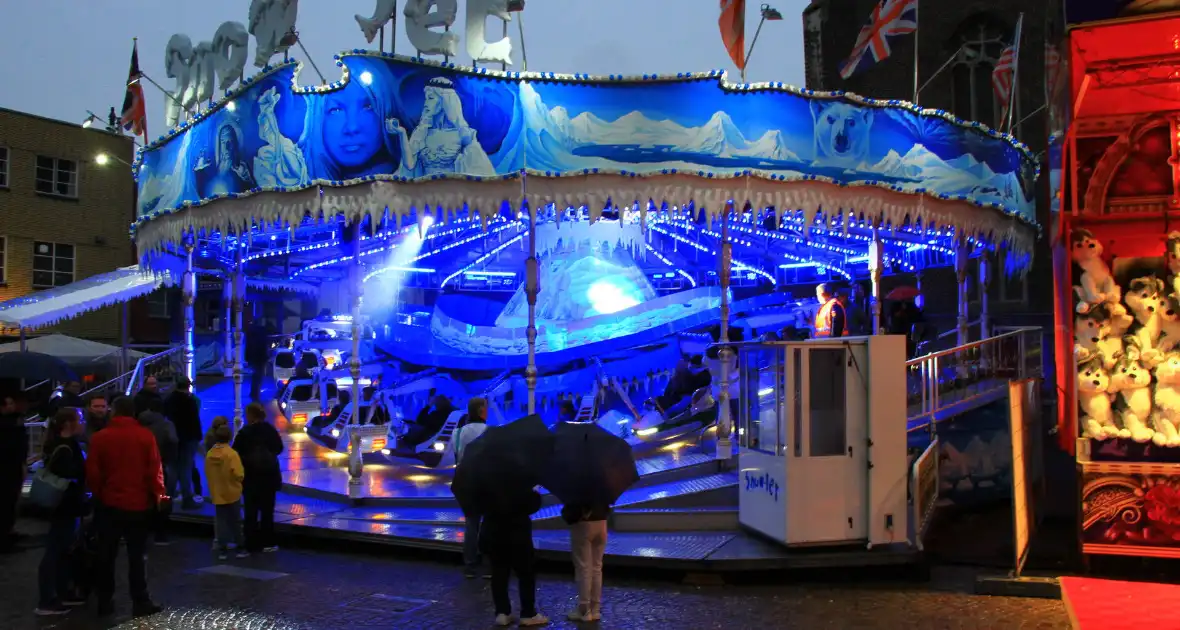 Grote brandoefening op kermis - Foto 24