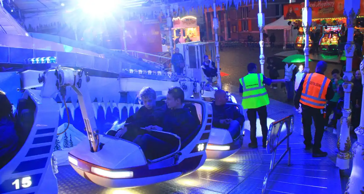 Grote brandoefening op kermis - Foto 26