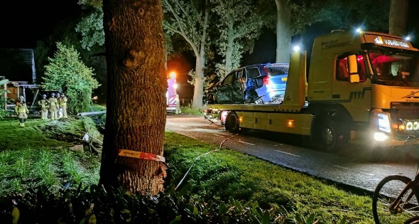 Enorme ravage nadat auto woning inrijd - Afbeelding 6