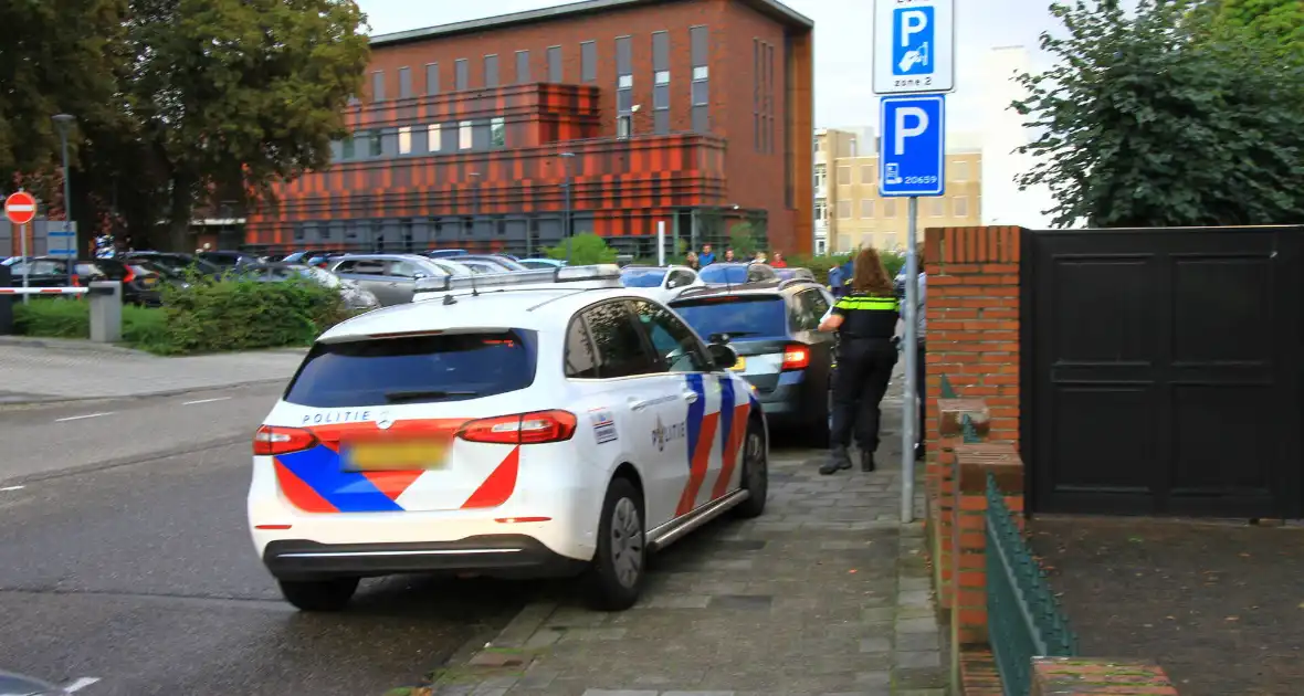 Personenauto en scooter in botsing - Foto 4