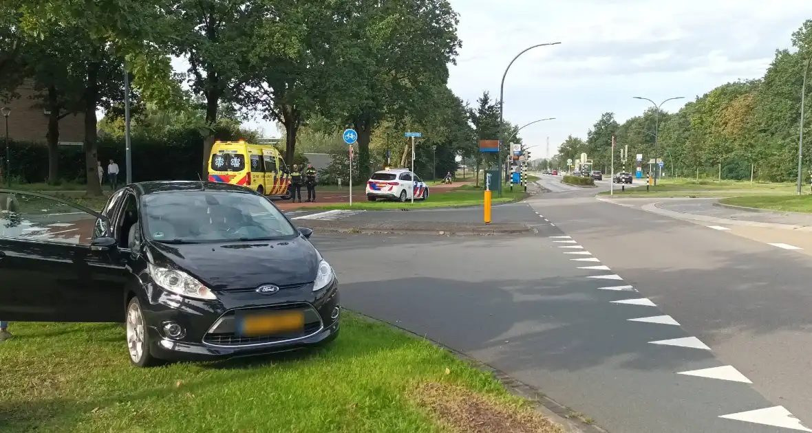 Fietser gewond bij aanrijding bij oversteekplaats - Foto 3