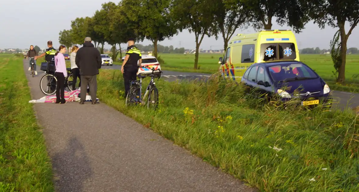 Dame gewond bij ongeval op fietspad - Foto 2