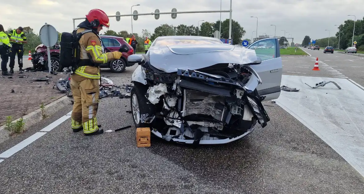 Flinke schade bij frontale botsing - Foto 2