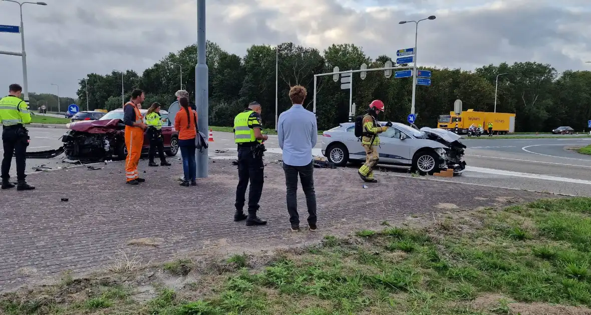 Flinke schade bij frontale botsing - Foto 5