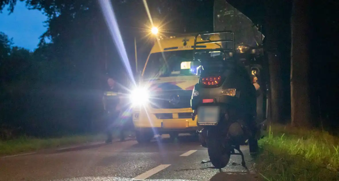 Scooter en fietser in botsing - Foto 1