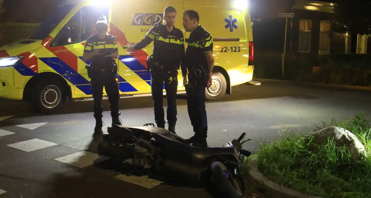 Scooterrijder ernstig gewond bij val - Foto 8