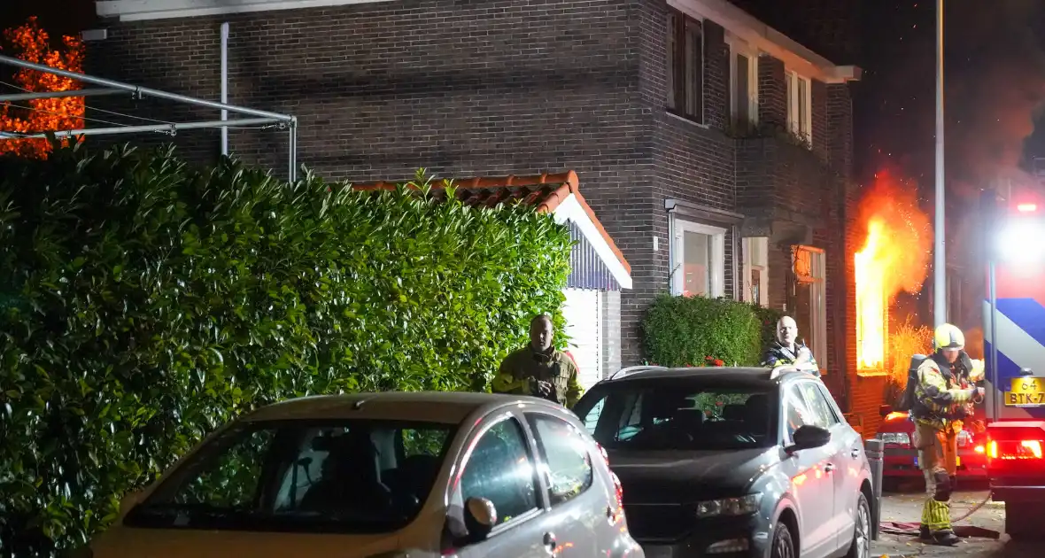 Dode en drie gewonden bij uitslaande brand