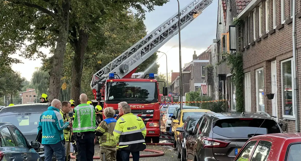 Dode en drie gewonden bij uitslaande brand - Foto 16