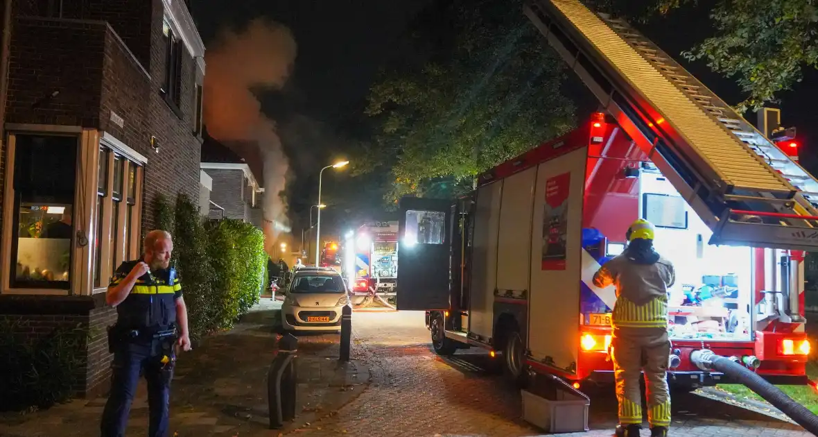 Dode en drie gewonden bij uitslaande brand - Foto 3