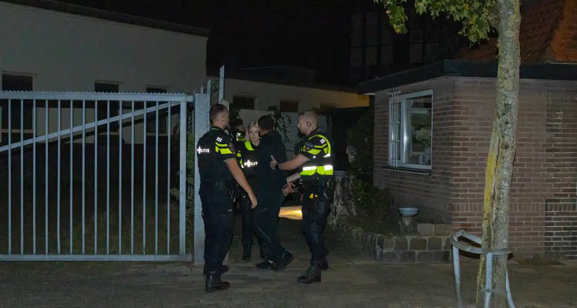 Arrestatieteam valt woning binnen na overval - Foto 2