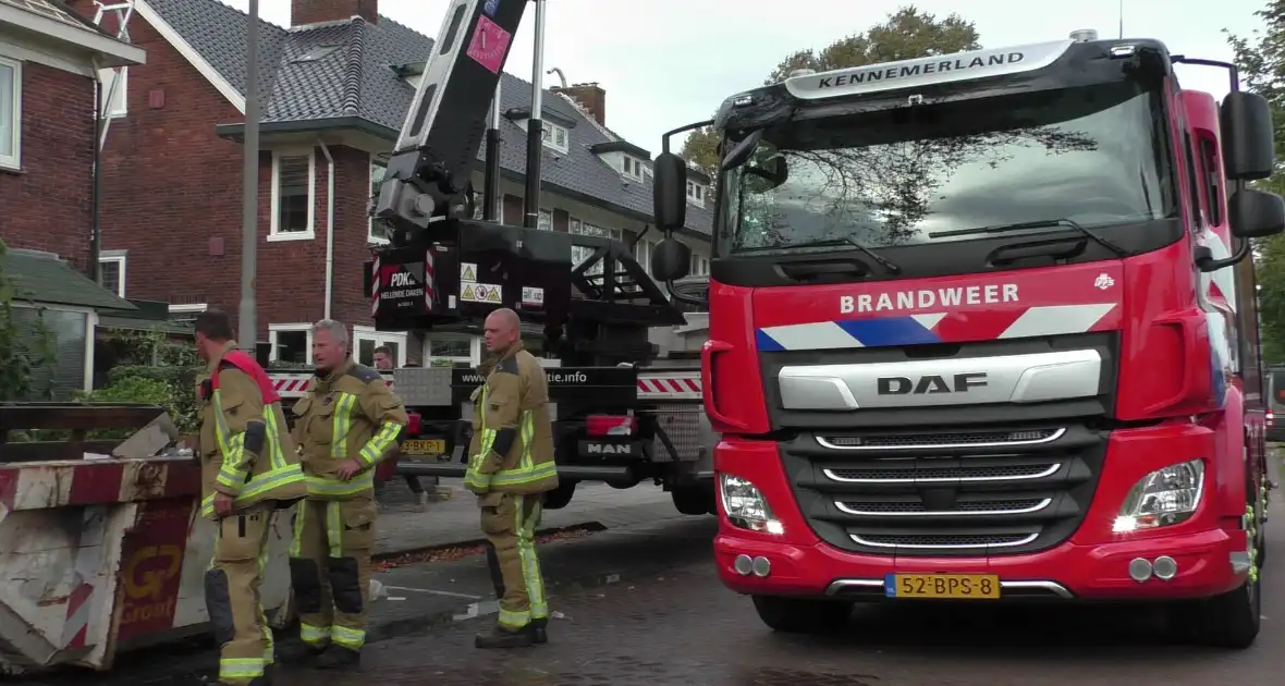 Bouwcontainer vliegt in brand