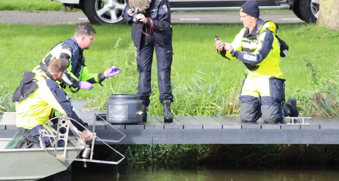 Politie zoekt water af na steekincident Bolsward - Foto 10