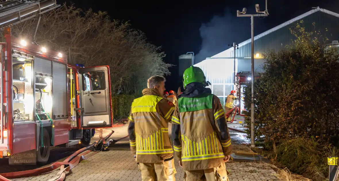 Honderden koeien gered bij uitslaande brand - Foto 4