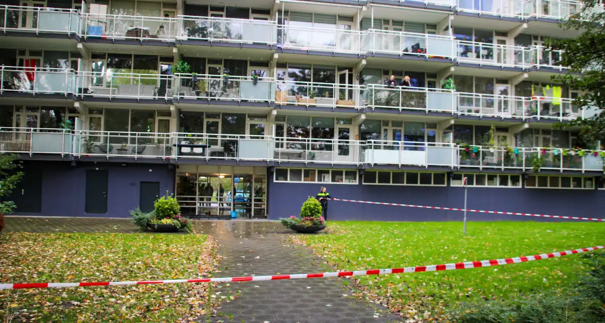 Explosie bij flat, verdachten op de vlucht - Foto 2