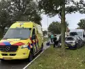 Bestelbus klapt achterop onopvallende politieauto