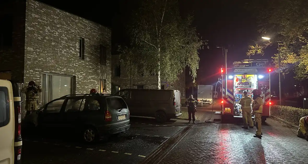 Brandweerman ontdekt tweede autobrand in dorp - Foto 13