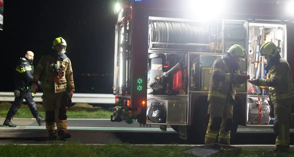 Auto belandt op zijn kop na eenzijdig ongeval - Foto 5