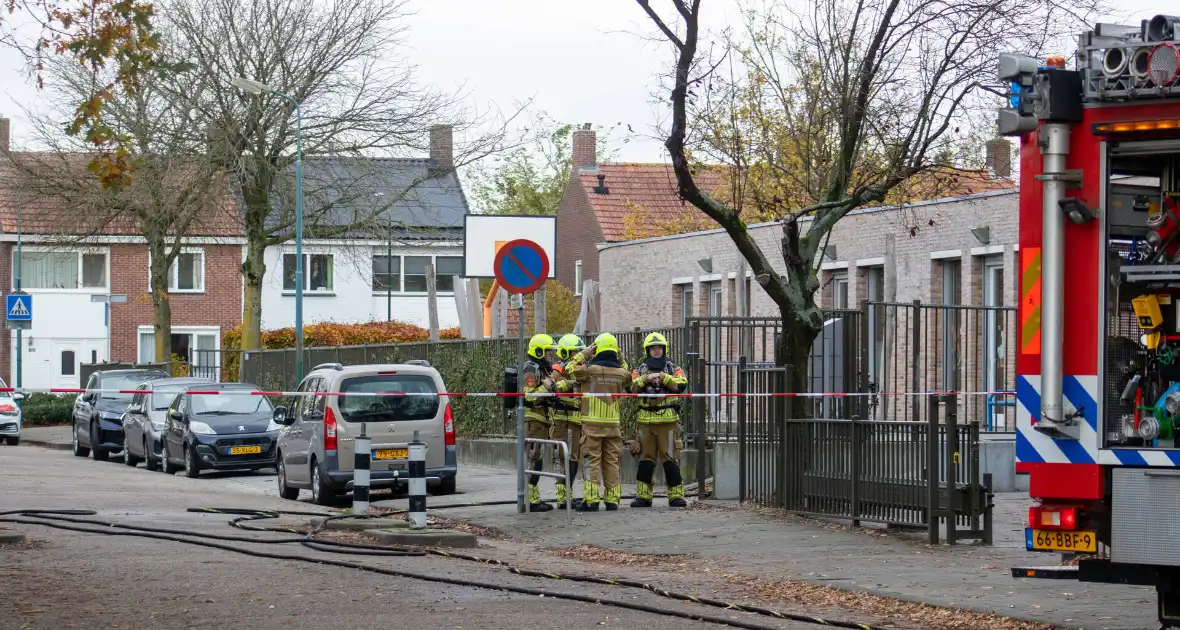 Man met verward gedrag stormt basisschool binnen