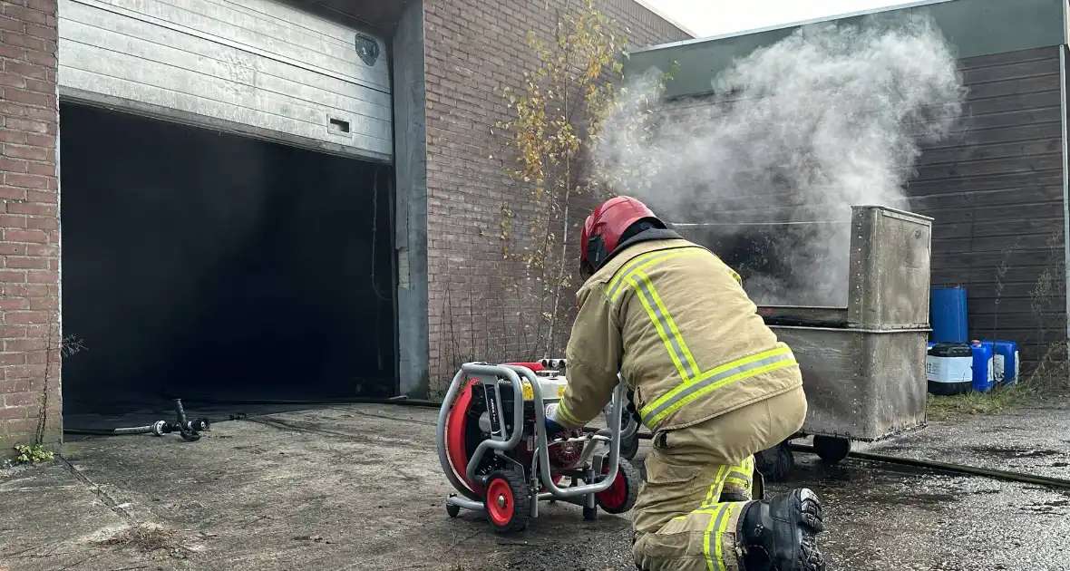 Rookontwikkeling bij brand in oude textielfabriek