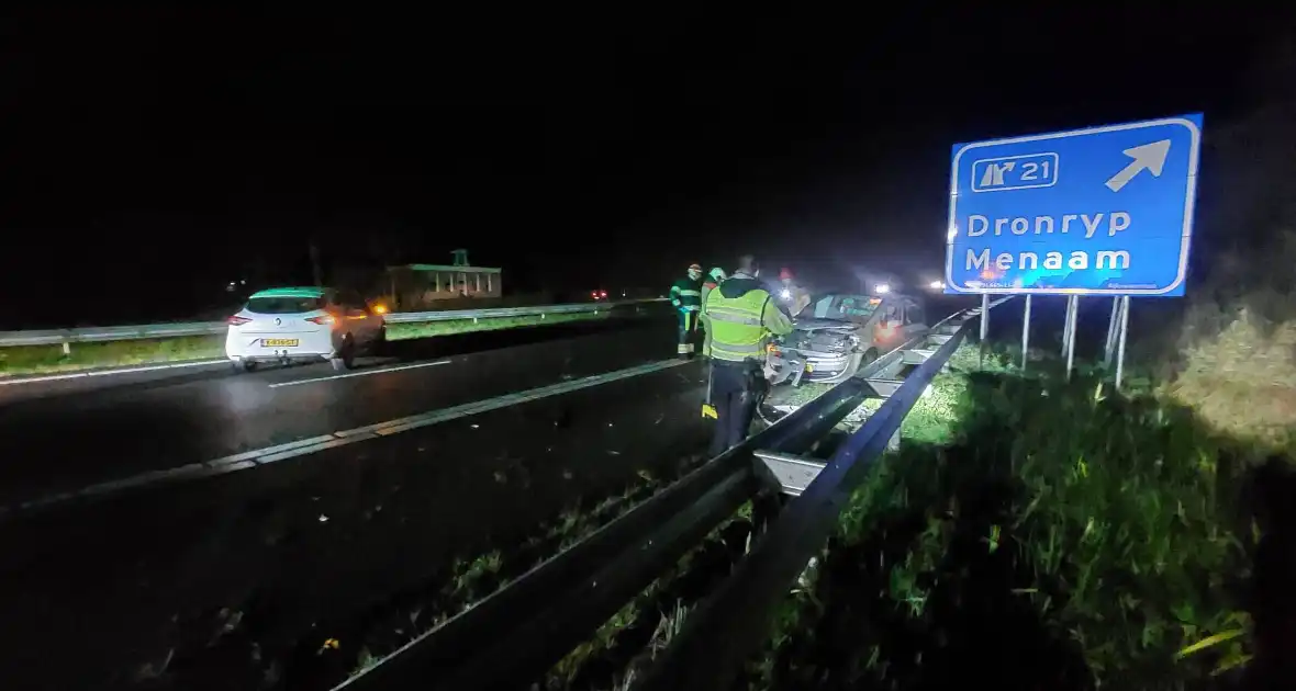 Gewonden na frontale botsing tussen auto's - Foto 8