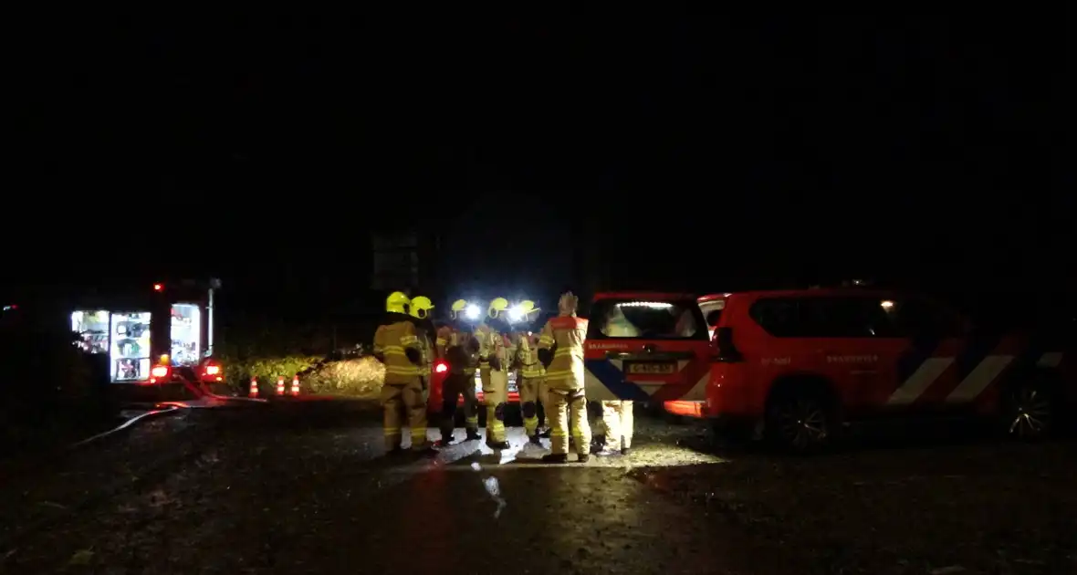 Brandweer verricht metingen wegens vreemde lucht