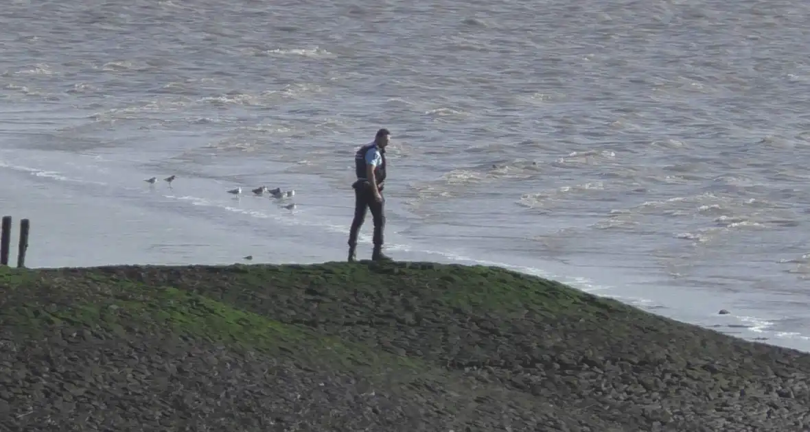 Bijna 1000 kilo cocaïne aangetroffen na verdachte situatie op Westerschelde - Foto 2