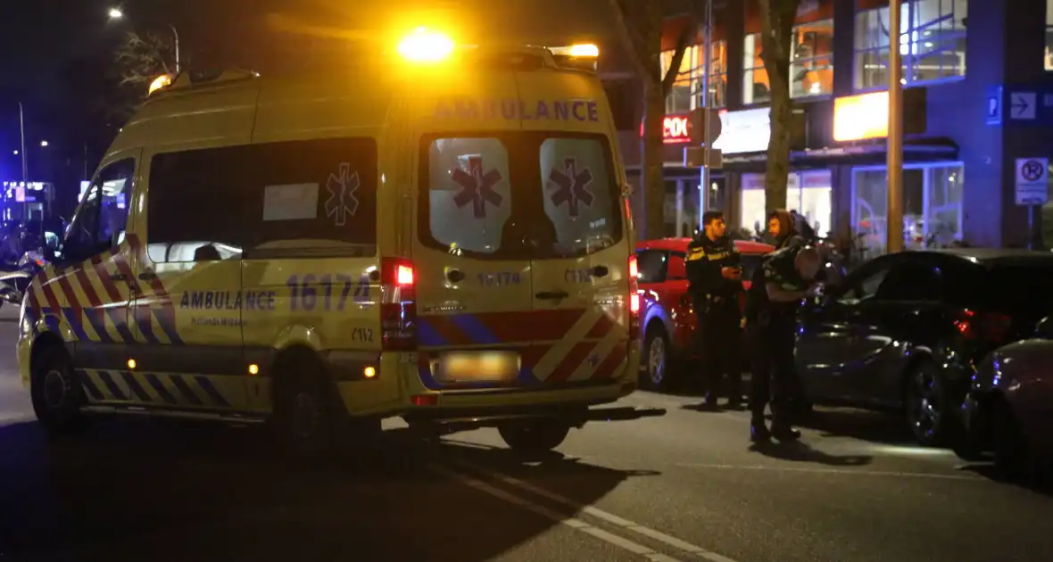 Schade na botsing tussen auto en bromfiets - Foto 5