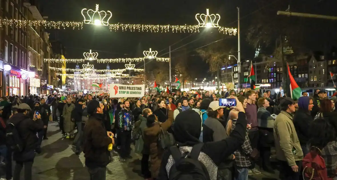 Duizend actievoerders op de been voor demonstratie tegen PVV - Foto 2