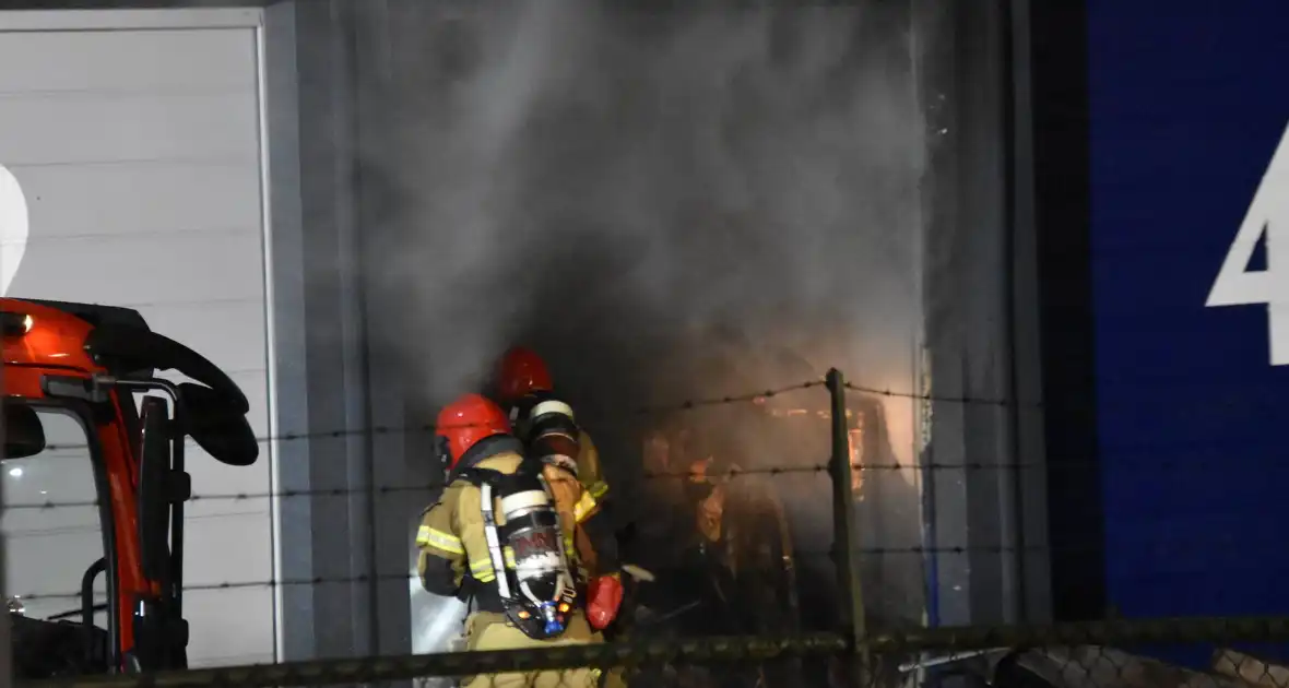 Hevige brand in opslagbox - Foto 1
