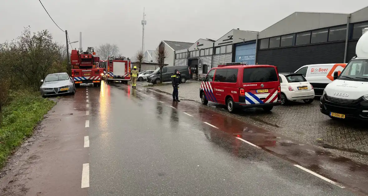 Meerdere accu's vatten vlam in bedrijfspand - Foto 1