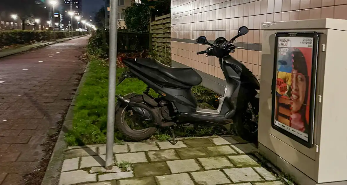 Achtergelaten scooter aangetroffen na melding overval - Foto 7