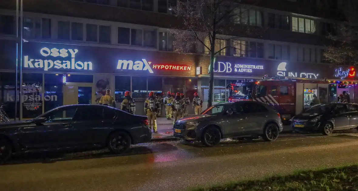 Deur en gevel zwartgeblakerd na explosie - Foto 1