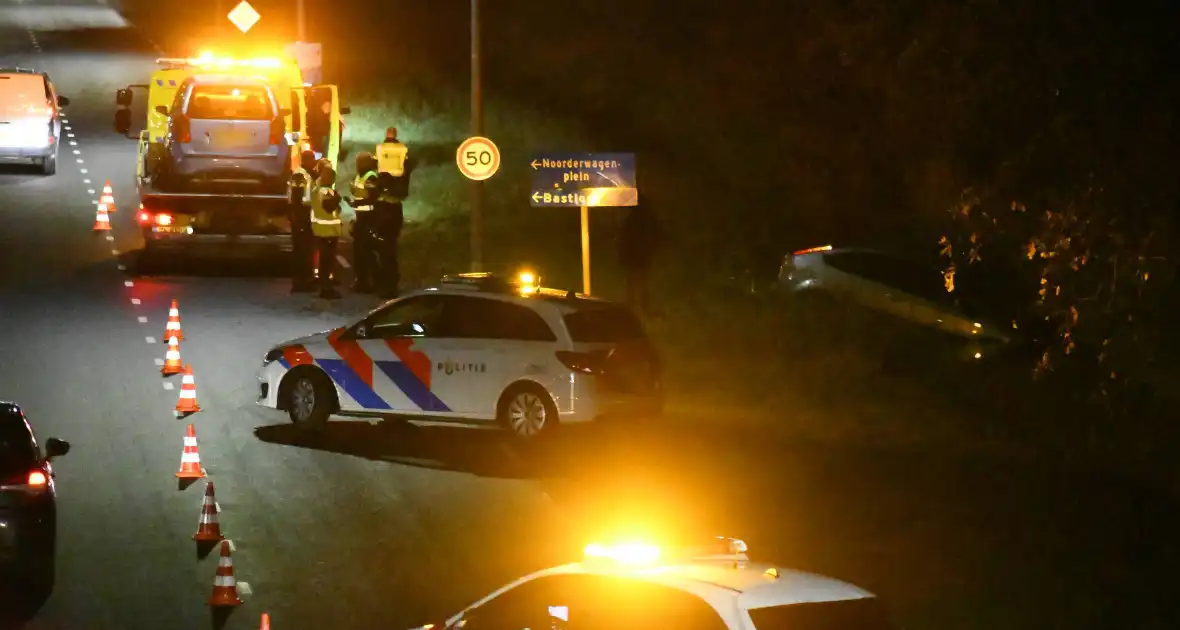 Automobilist verliest macht over stuur en belandt in sloot - Foto 2