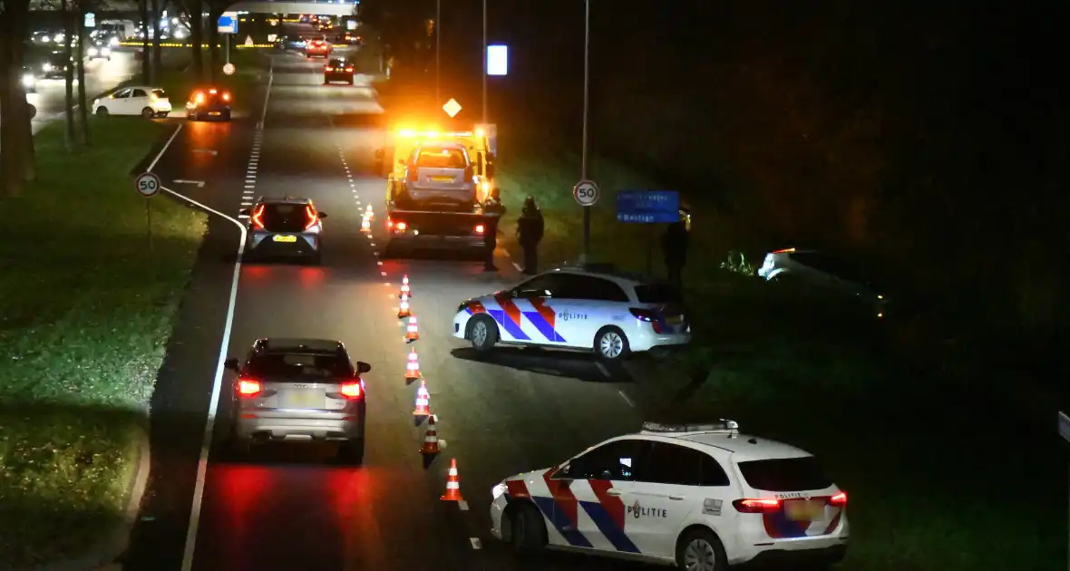 Automobilist verliest macht over stuur en belandt in sloot - Foto 4