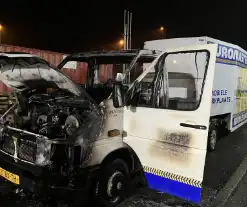 Bus uitgebrand door accu