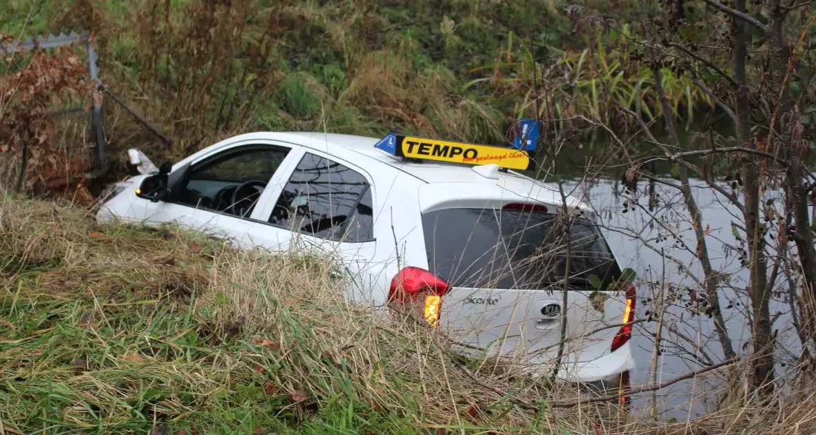 Leerling raakt met lesauto te water - Foto 4