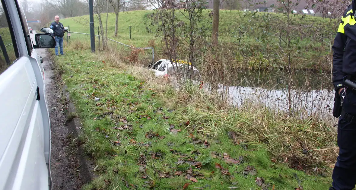 Leerling raakt met lesauto te water - Foto 5