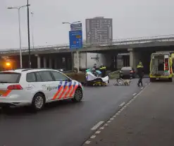 Fietsster gewond bij aanrijding met brommerrijder