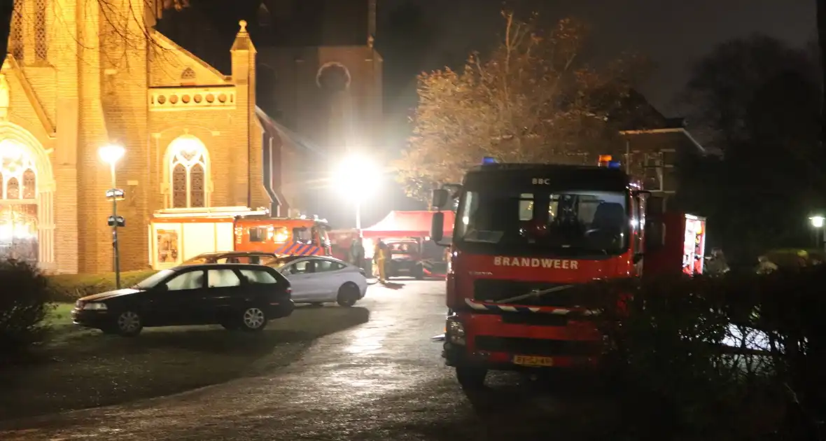 Uitslaande brand zorgt voor veel rookontwikkeling - Foto 1