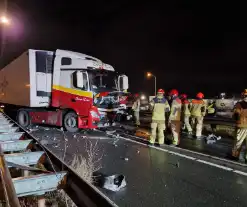 Vier gewonden bij frontale botsing met vrachtwagen