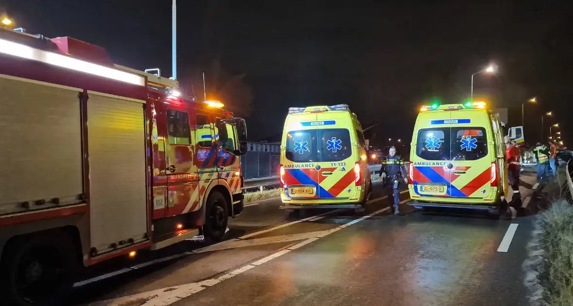 Vier gewonden bij frontale botsing met vrachtwagen - Foto 8