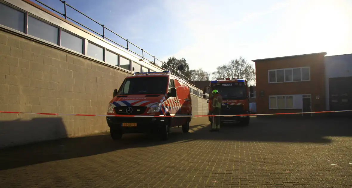 Gaslucht waargenomen in bedrijfshal