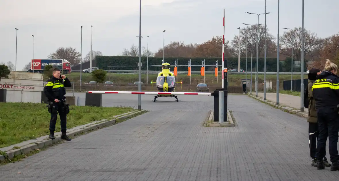 Fietser belandt meters verder na ongeval met vrachtwagen - Foto 5