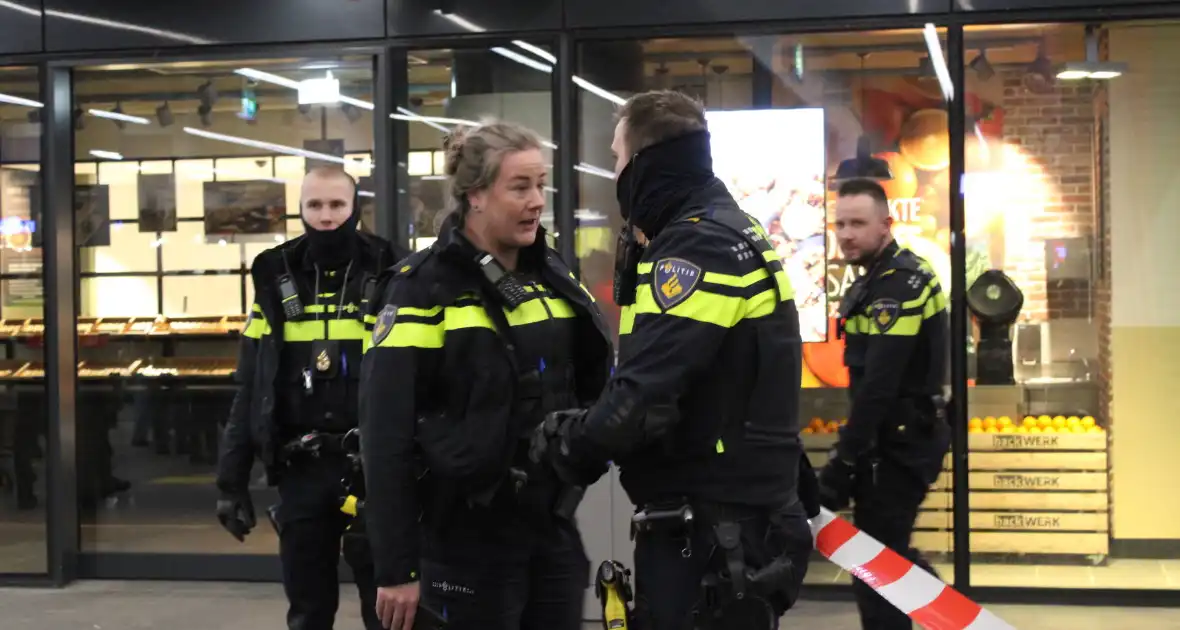 Treinstation ontruimd na aantreffen verdachte tas - Foto 3